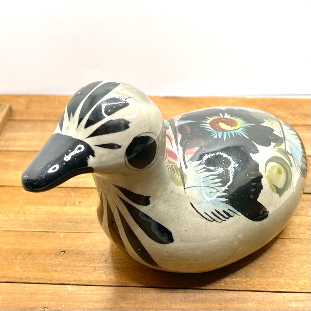 Handcrafted Mexican Folk Art talavera Ceramic Bird Sculpture - Gray and Black
